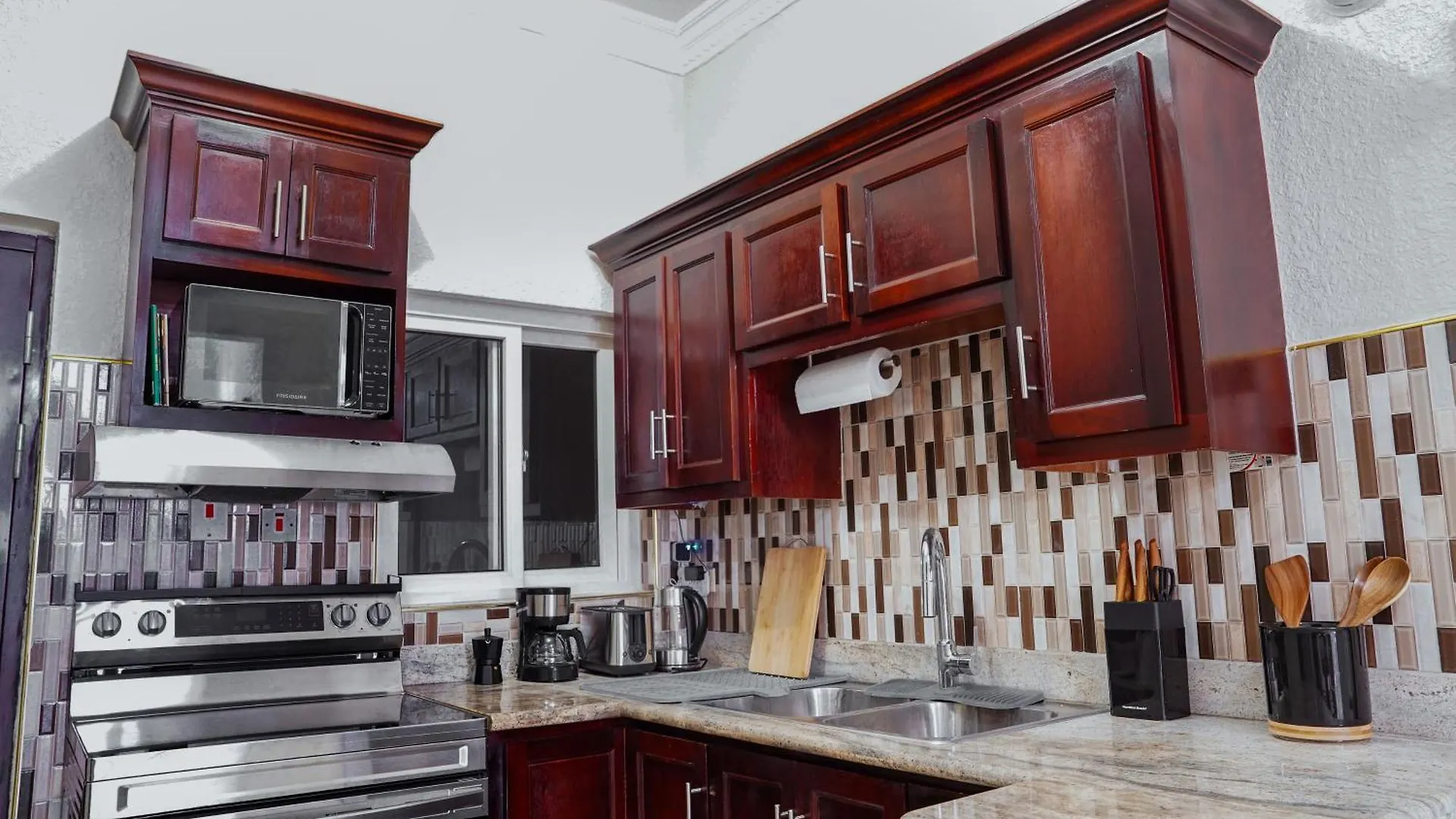 Serenity On Sunset Ridge Kingston Appartement