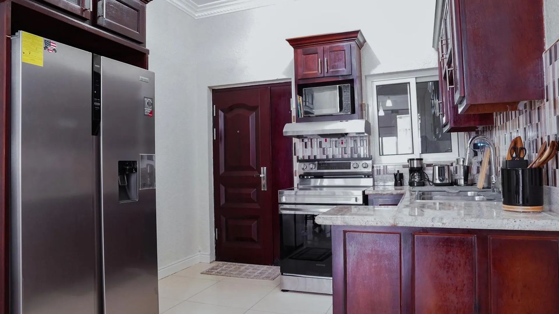 Апартаменты Serenity On Sunset Ridge Кингстон